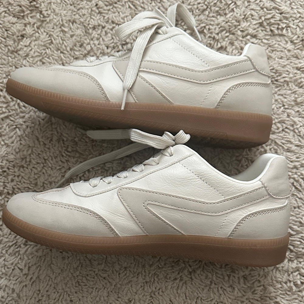 EUC size 7 DV by Dolce Vita White Sneakers - Picture 5 of 9